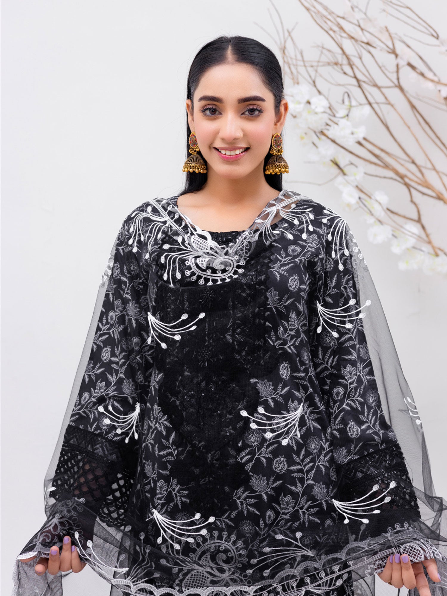 Rangz Festive Black & White Embroidered Lawn Suit (D-04)