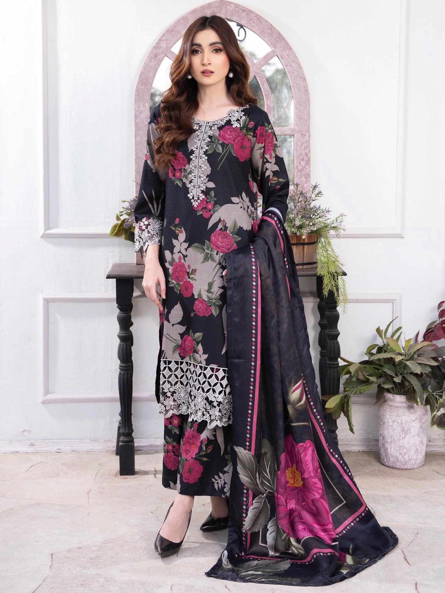 Raniya.H "Zarnab" Embroidered Linen Suit - D.01