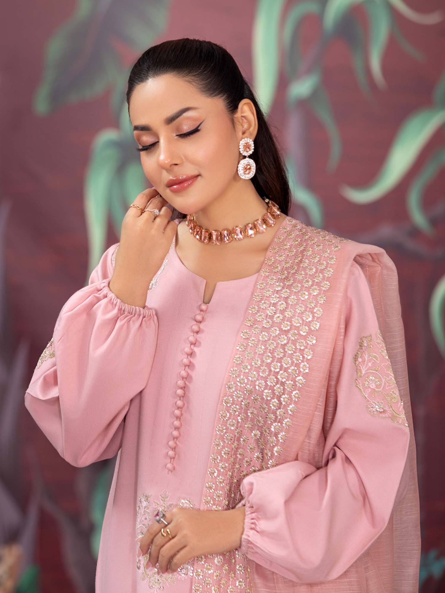 Heera's Pink Embroidered Dhanak Suit