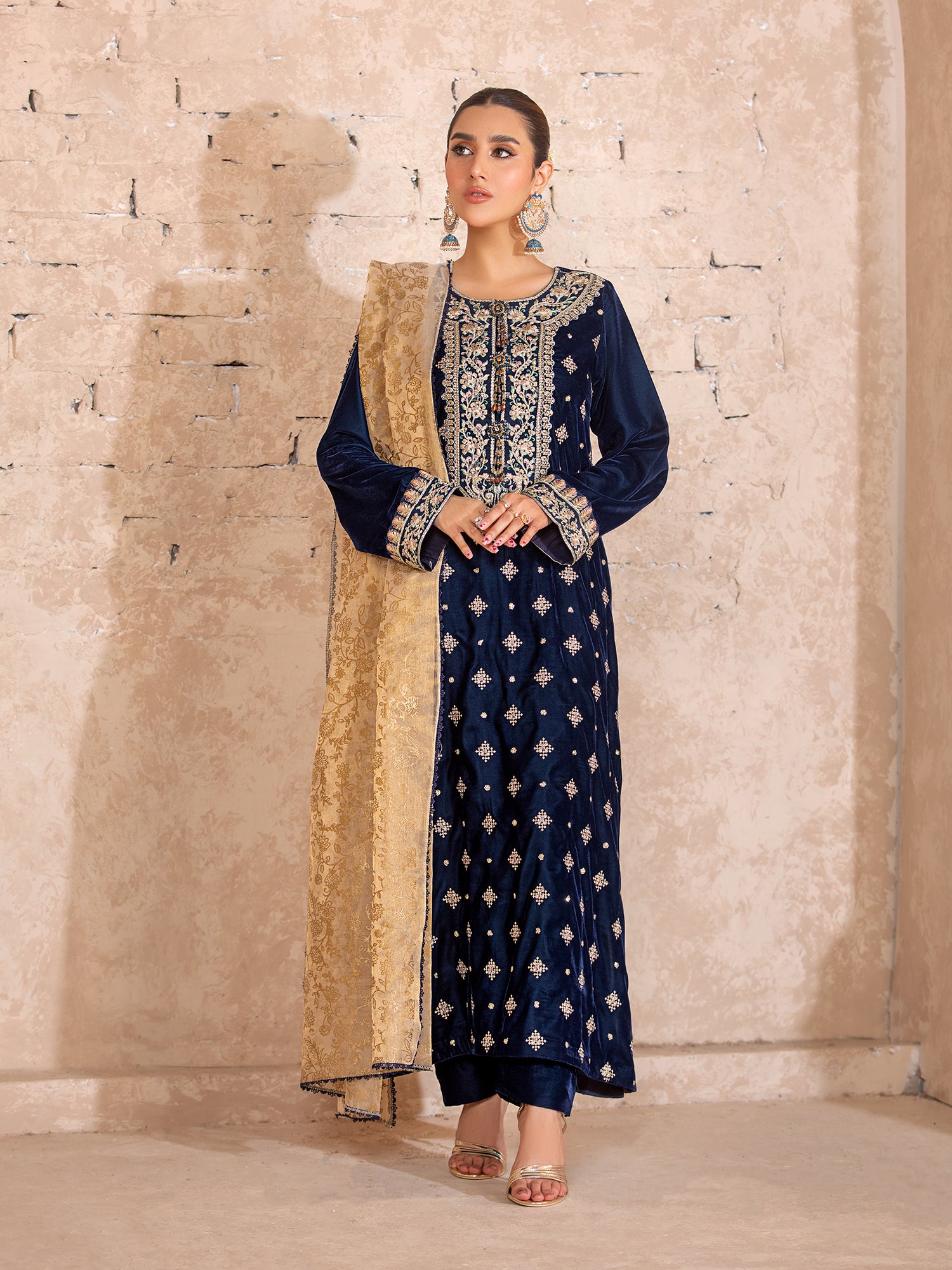 Heera's Zinc Embroidered Velvet Long 3-Piece Suit