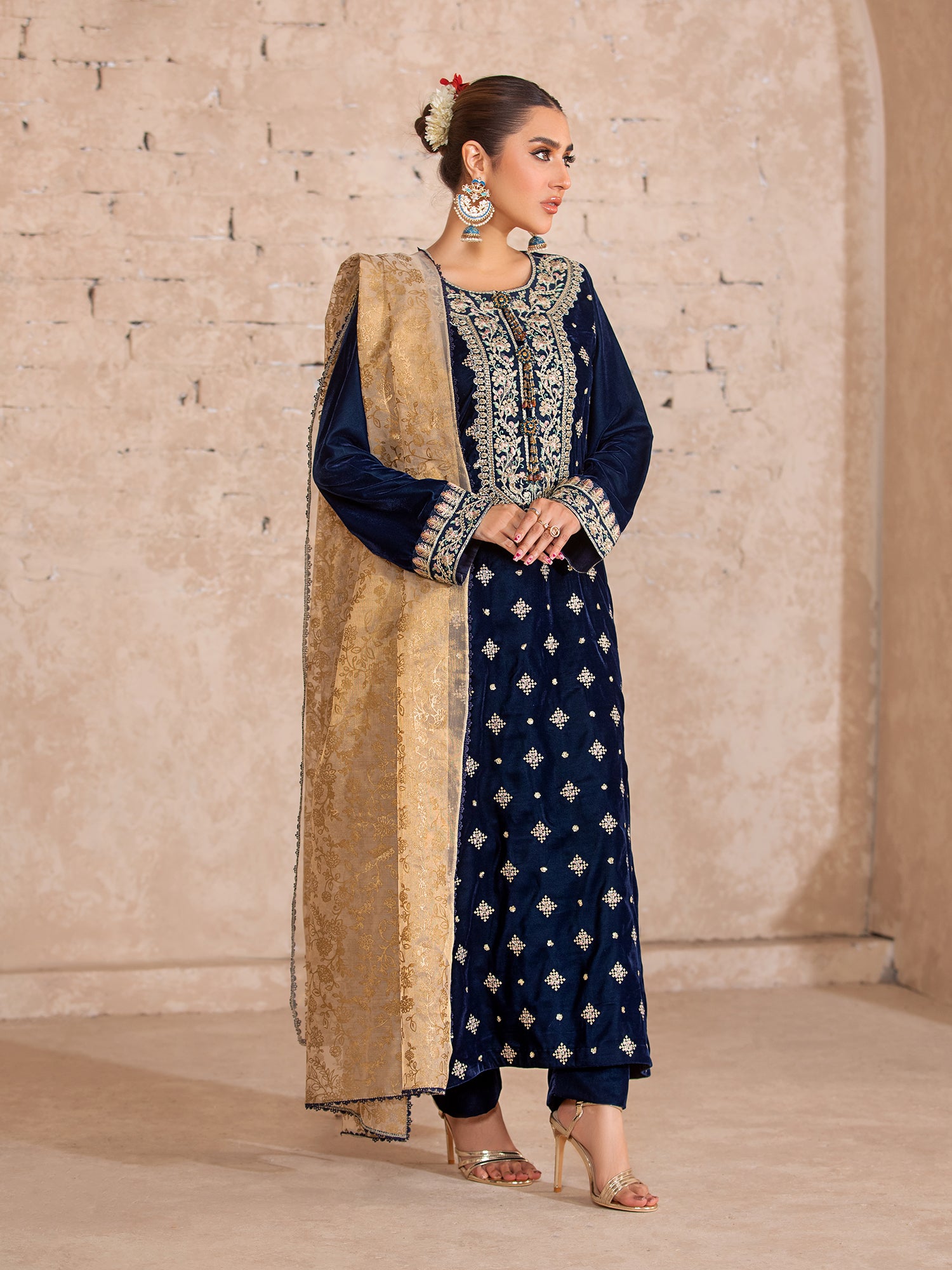 Heera's Zinc Embroidered Velvet Long 3-Piece Suit