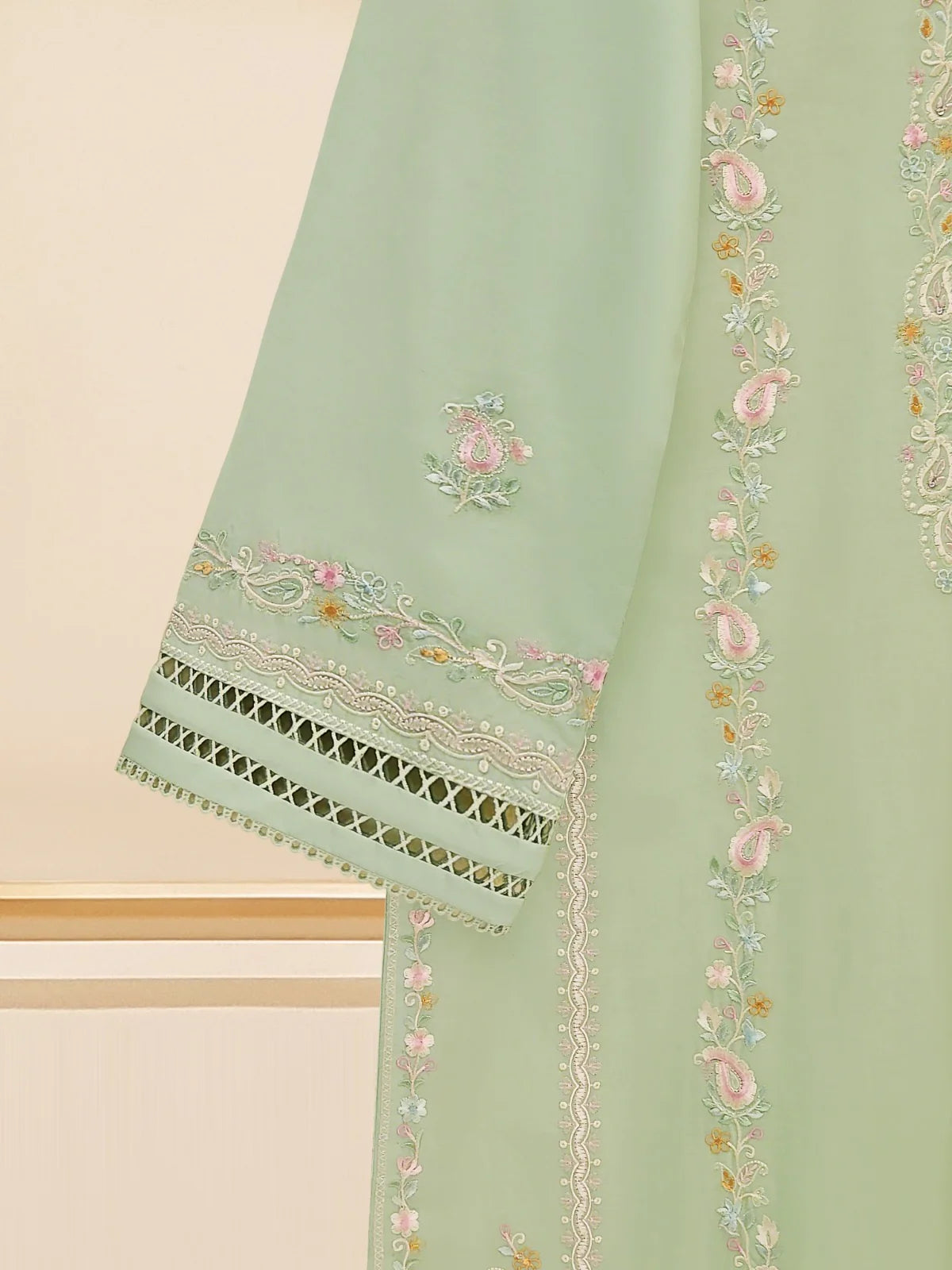 Agha Noor Pistachio Green Embroidered Lawn 2-Piece (Shirt + Dupatta)