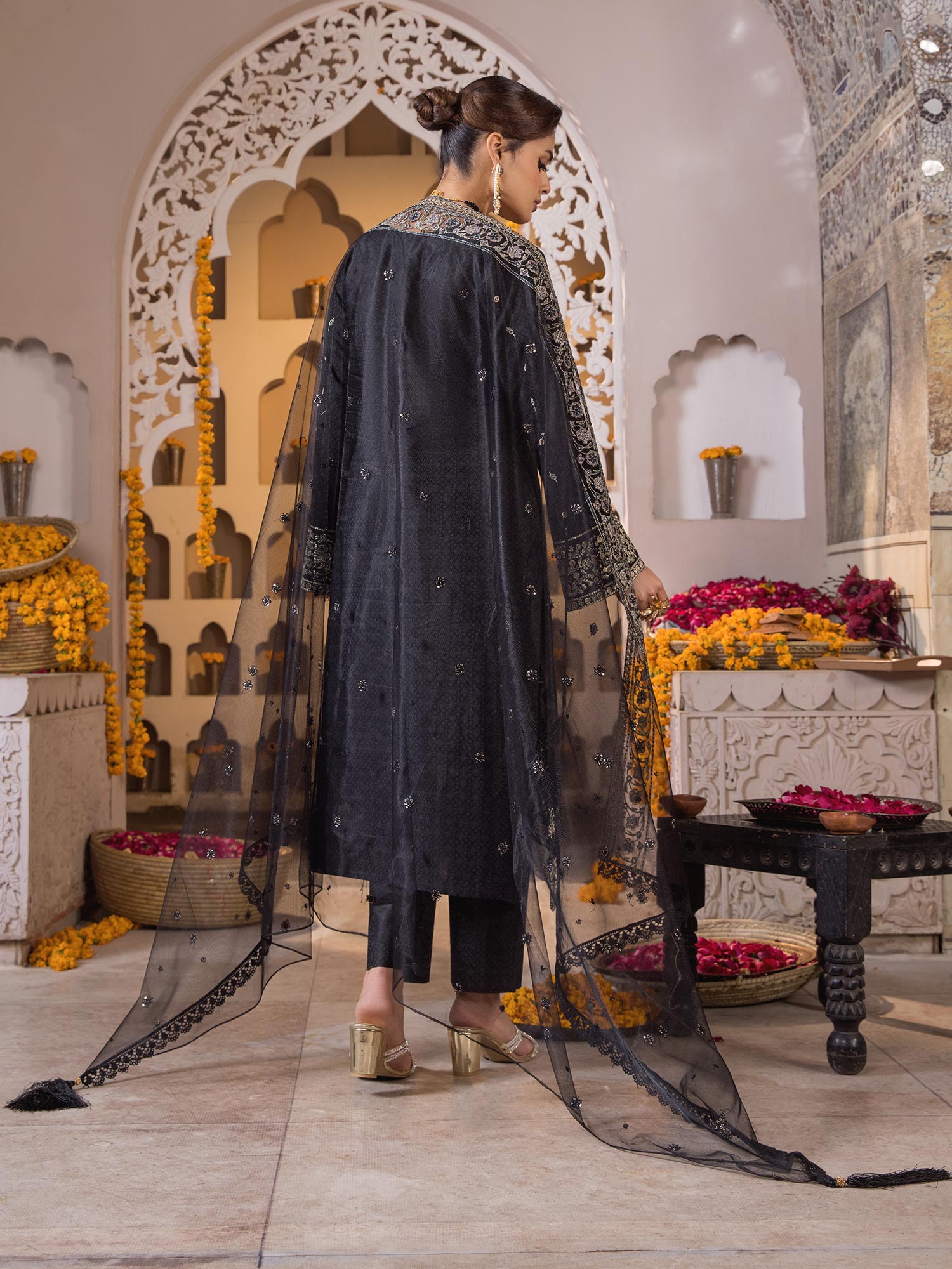 Heera's Black Luxury Embroidered 3-Piece Suit