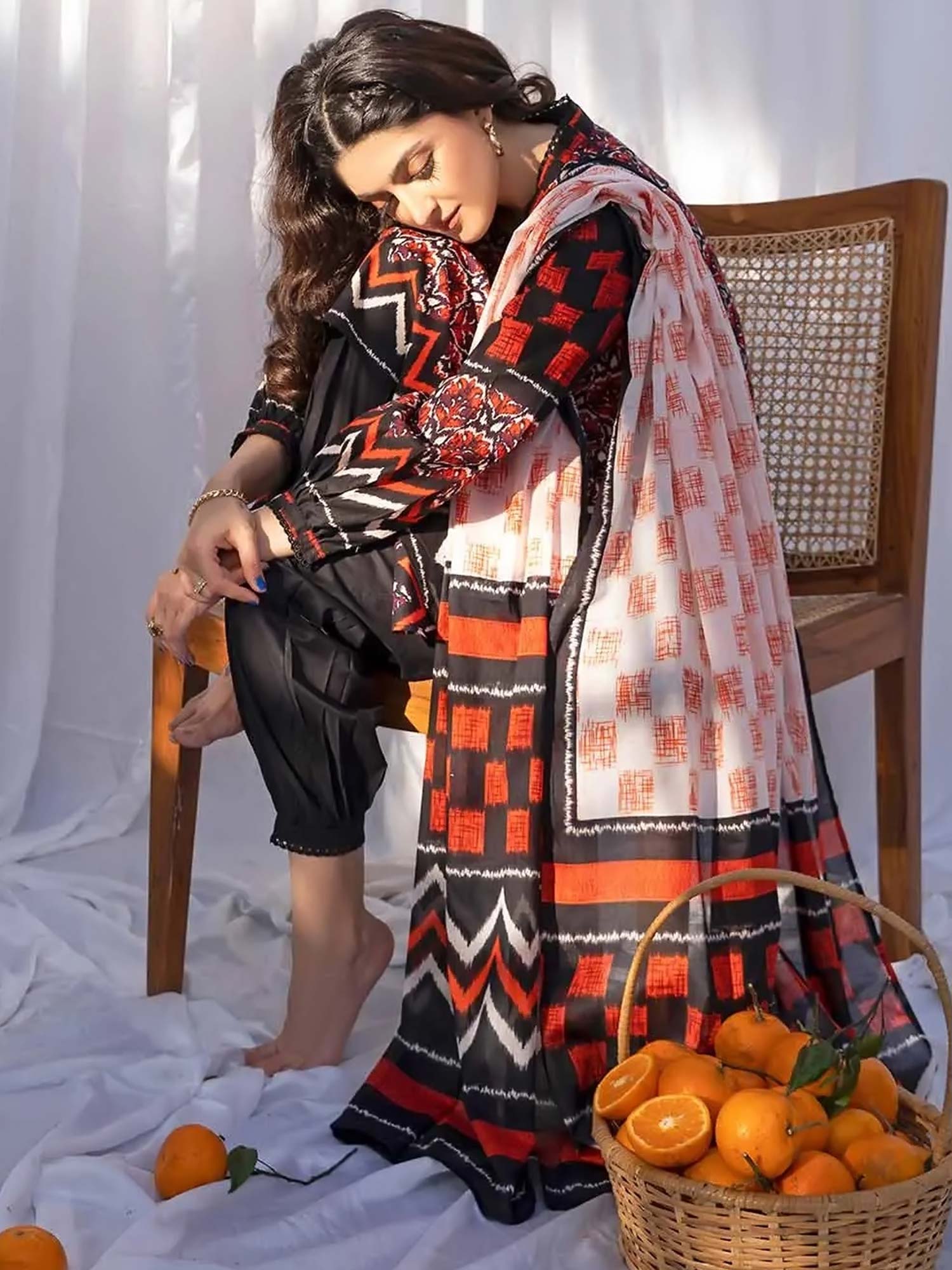 Gul Ahmed Lawn "Summer Solstice" Unstitched Black 3-Piece (CL-32429-B)