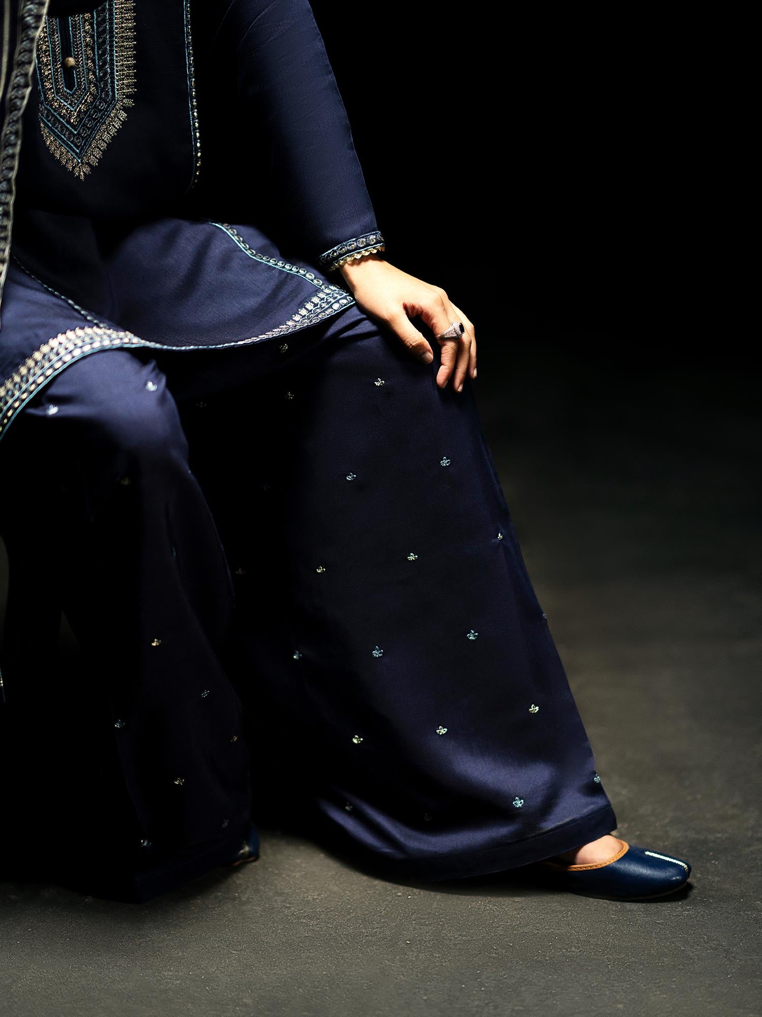 Casual Lite "Boutique" Embroidered Luxury Viscose Suit - Navy