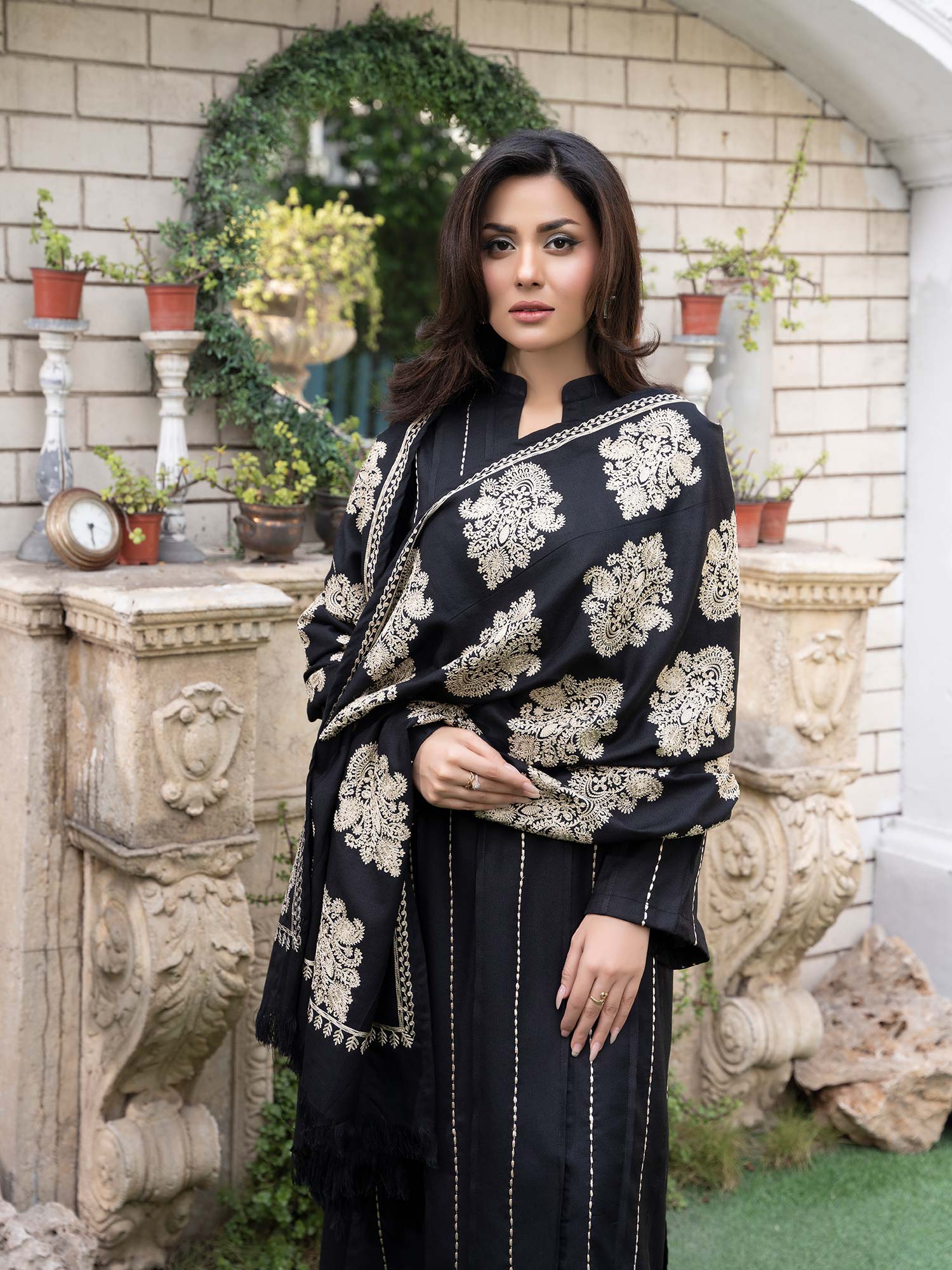 Raniya.H "Noor Bano" Winter Dhanak Suit with Shawl - Black