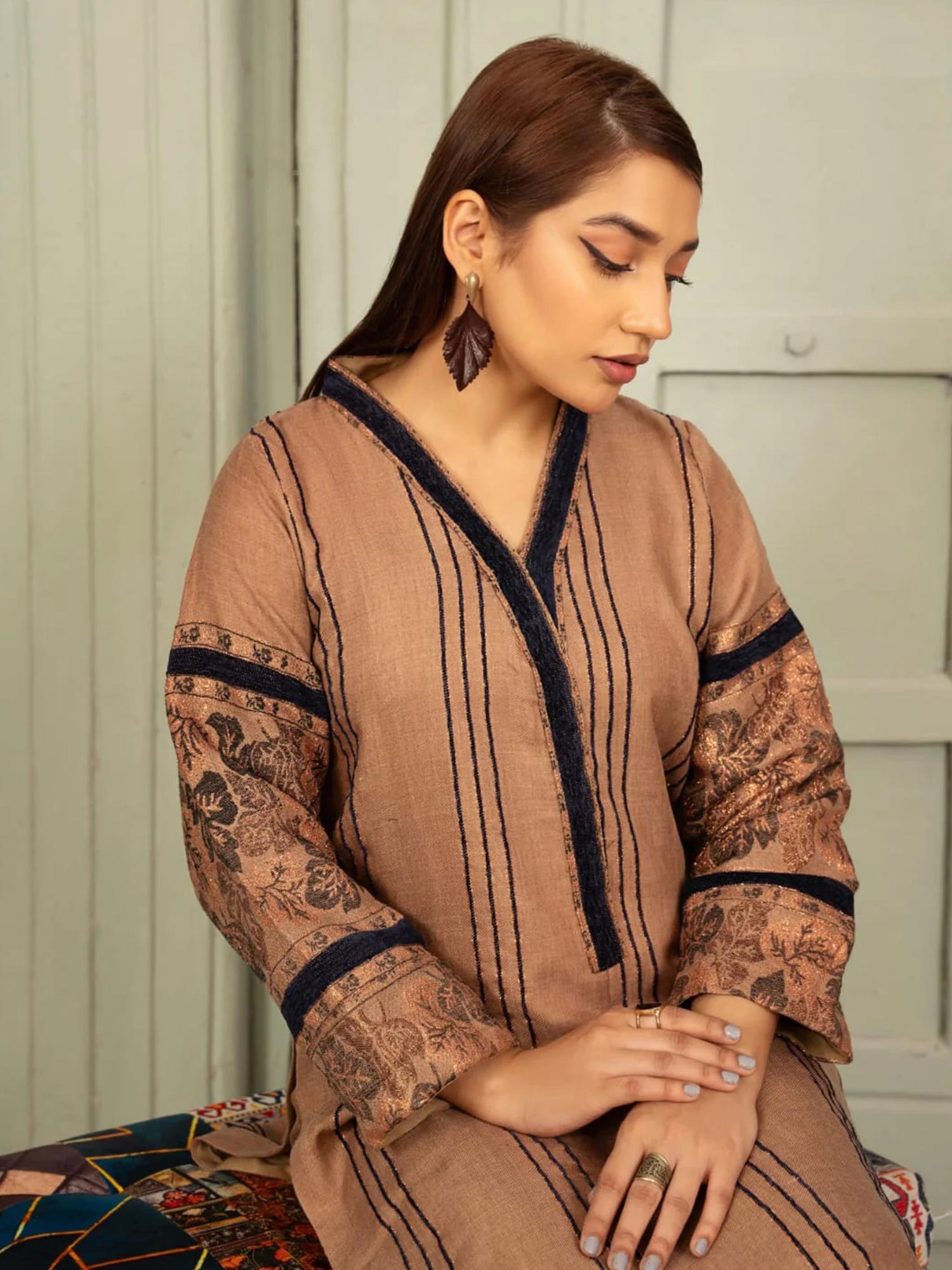 Raniya.H "Haya" Winter Shawl Fabric 2-Piece Suit - Farina