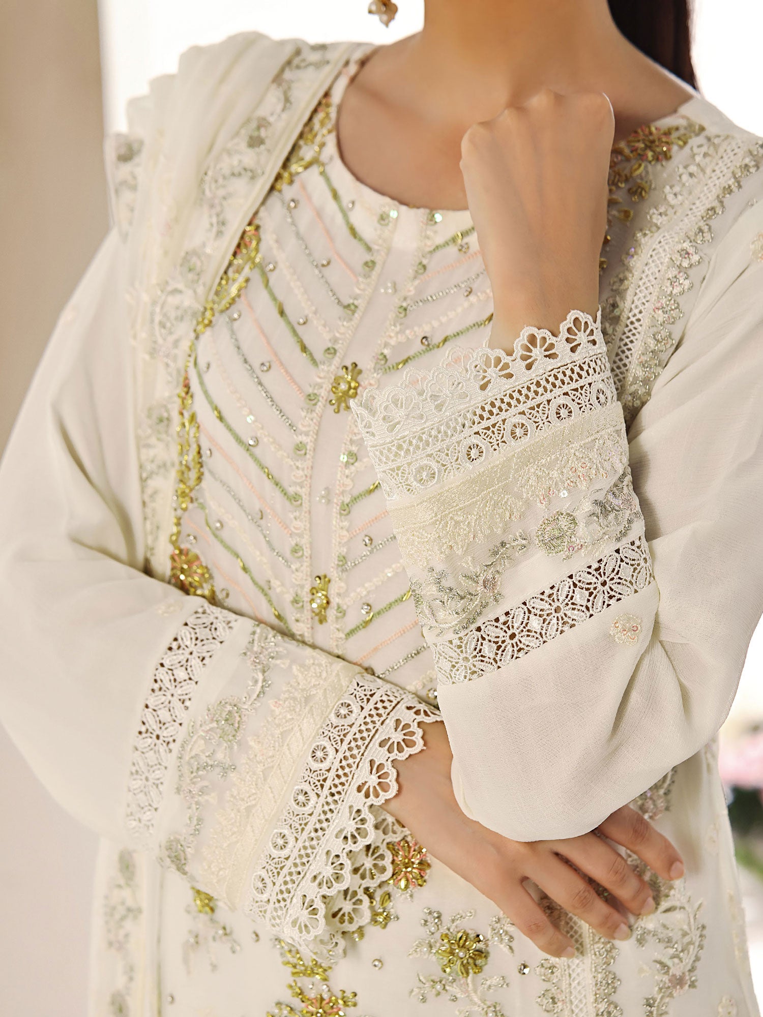 Wardah Uzair "Allure" Luxury Pret Embroidered Chiffon Suit - Glimmer