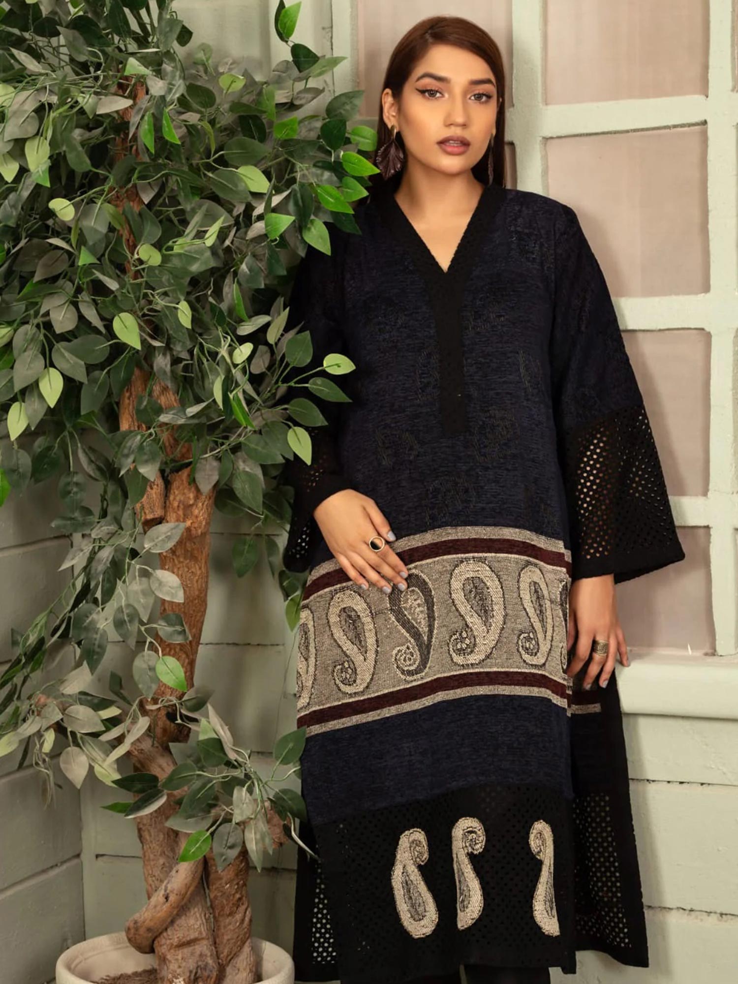 Raniya.H "Haya" Winter Shawl Fabric 2-Piece Suit - Komal