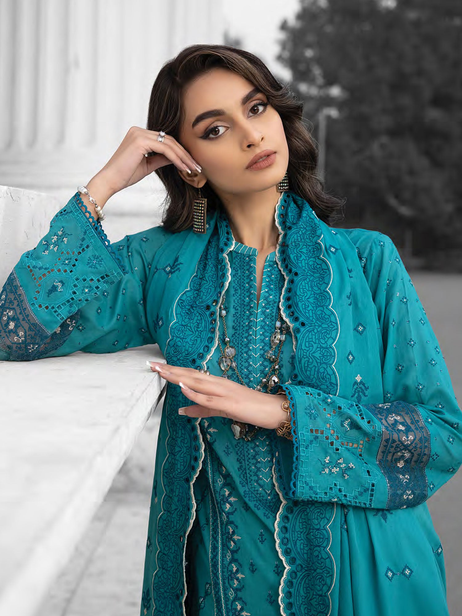 Lakhany Sea Green Unstitched Embroidered Lawn 3-Piece Suit (LG-AA-0017)