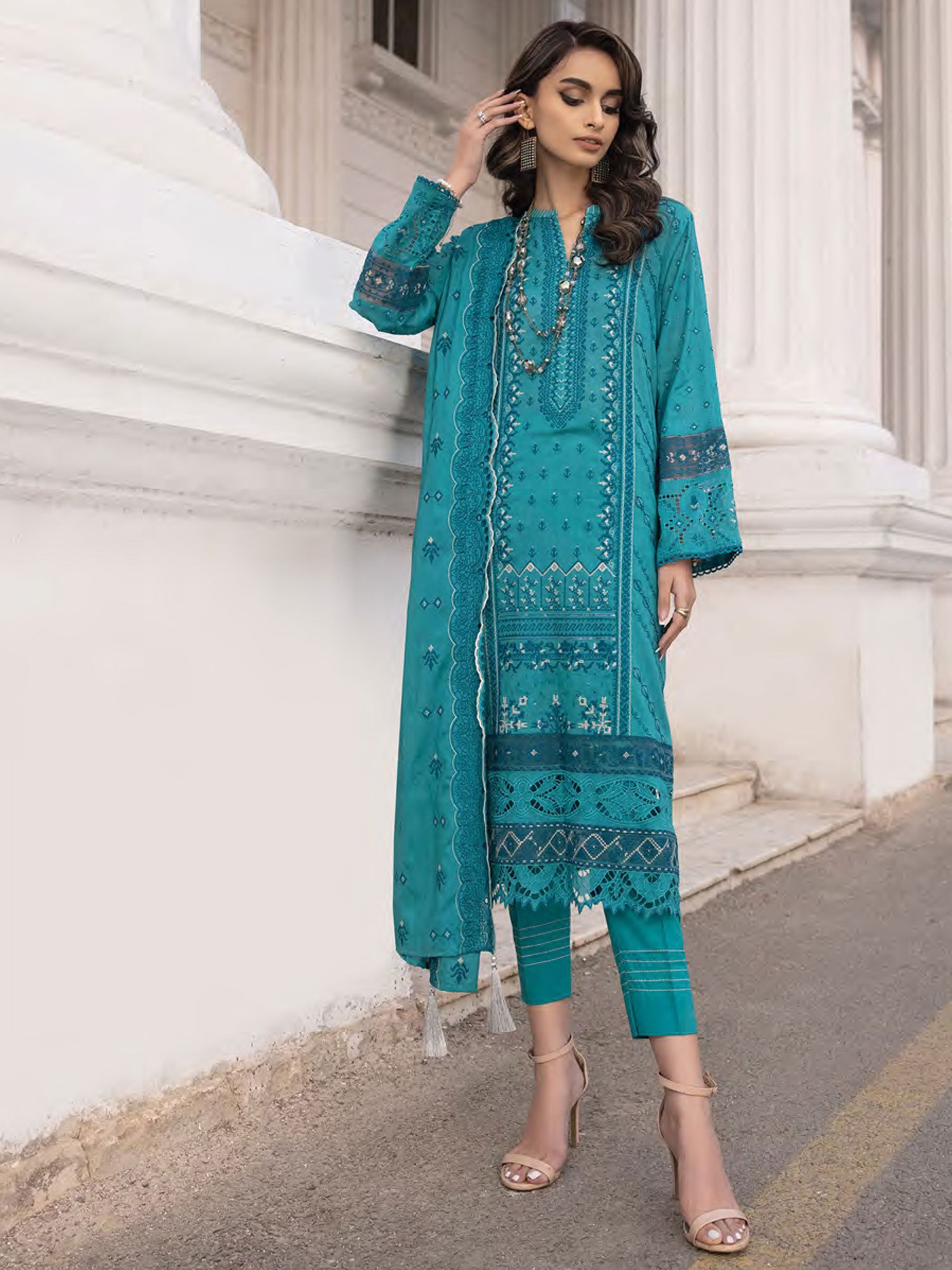 Lakhany Sea Green Unstitched Embroidered Lawn 3-Piece Suit (LG-AA-0017)