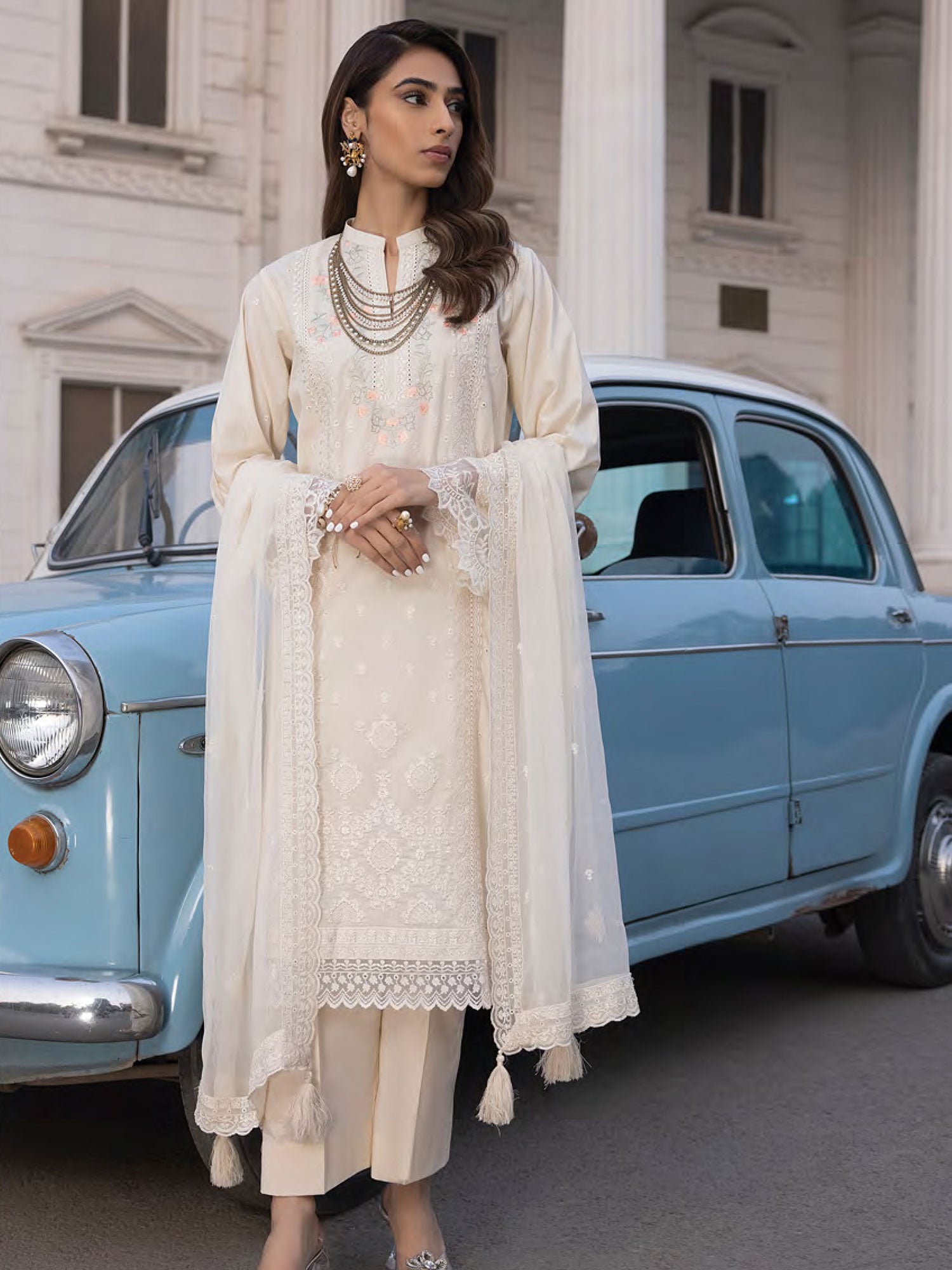 Lakhany Off-White Unstitched Embroidered Lawn 3-Piece Suit (LG-IZ-0075)