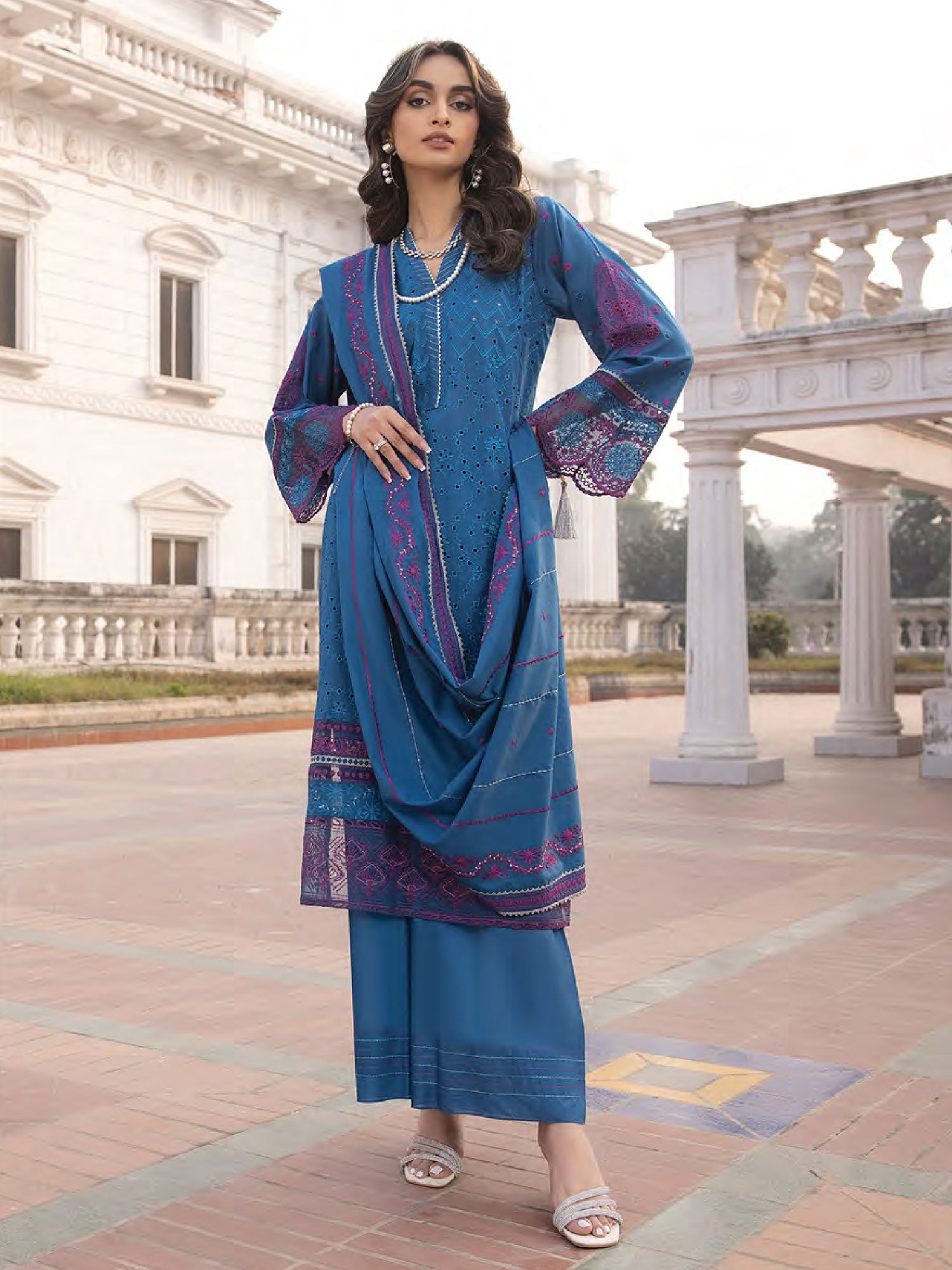 Lakhany Blue Unstitched Embroidered Lawn 3-Piece Suit (LG-EA-0460)