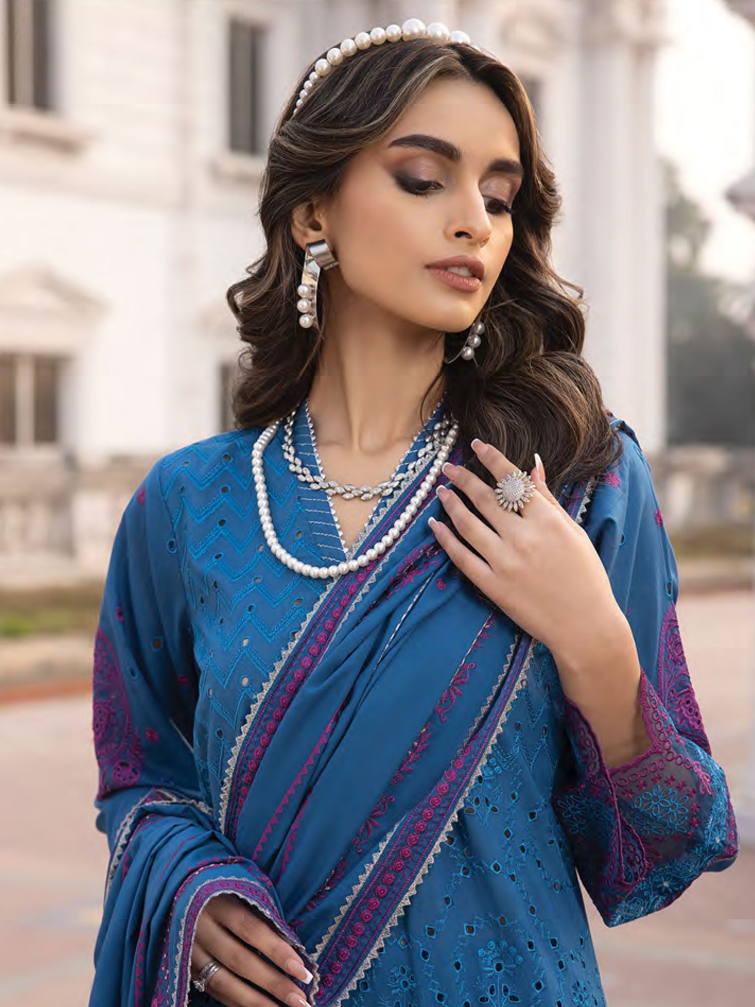 Lakhany Blue Unstitched Embroidered Lawn 3-Piece Suit (LG-EA-0460)