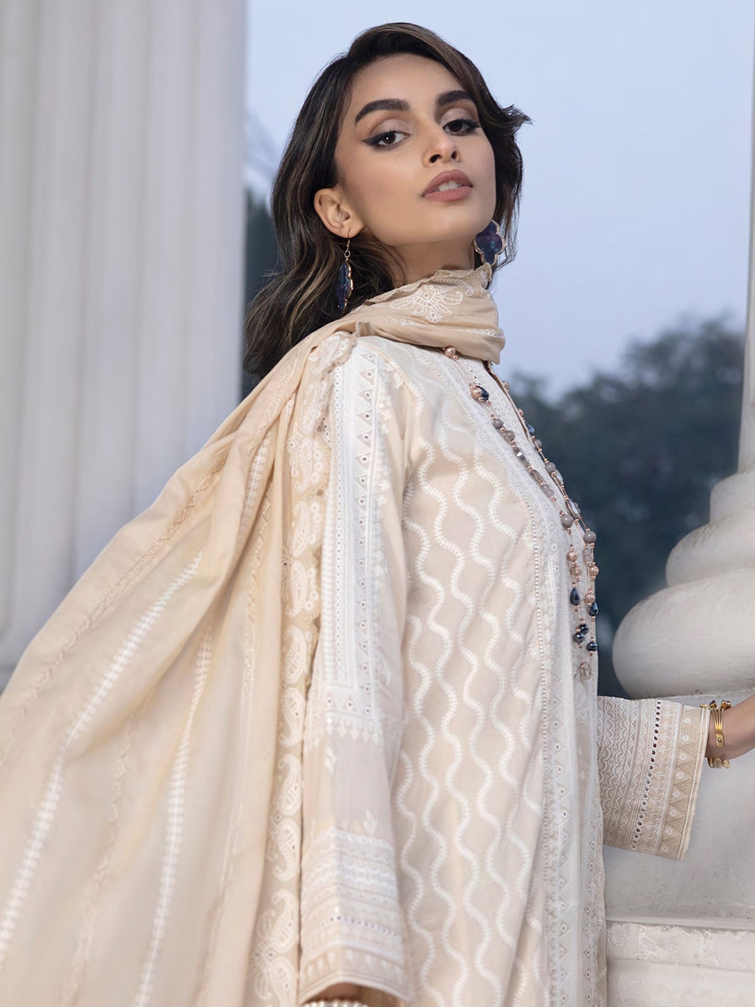 Lakhany Beige Unstitched Embroidered Lawn 3-Piece Suit (LG-SR-0122)