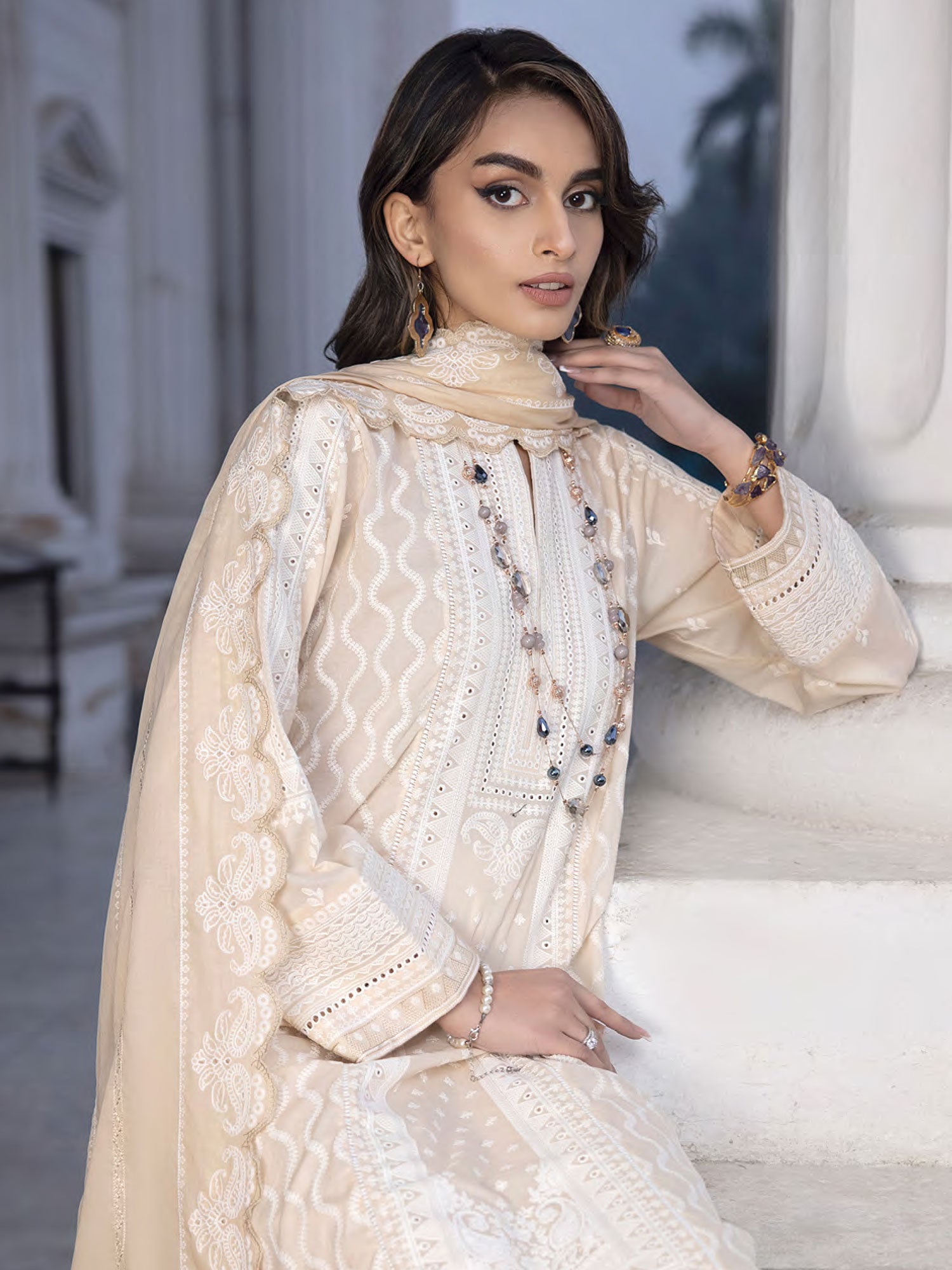 Lakhany Beige Unstitched Embroidered Lawn 3-Piece Suit (LG-SR-0122)