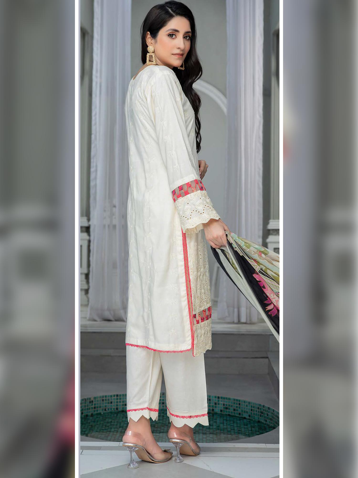 Munira Cream Luxury Schiffli Linen Suit (D-06)