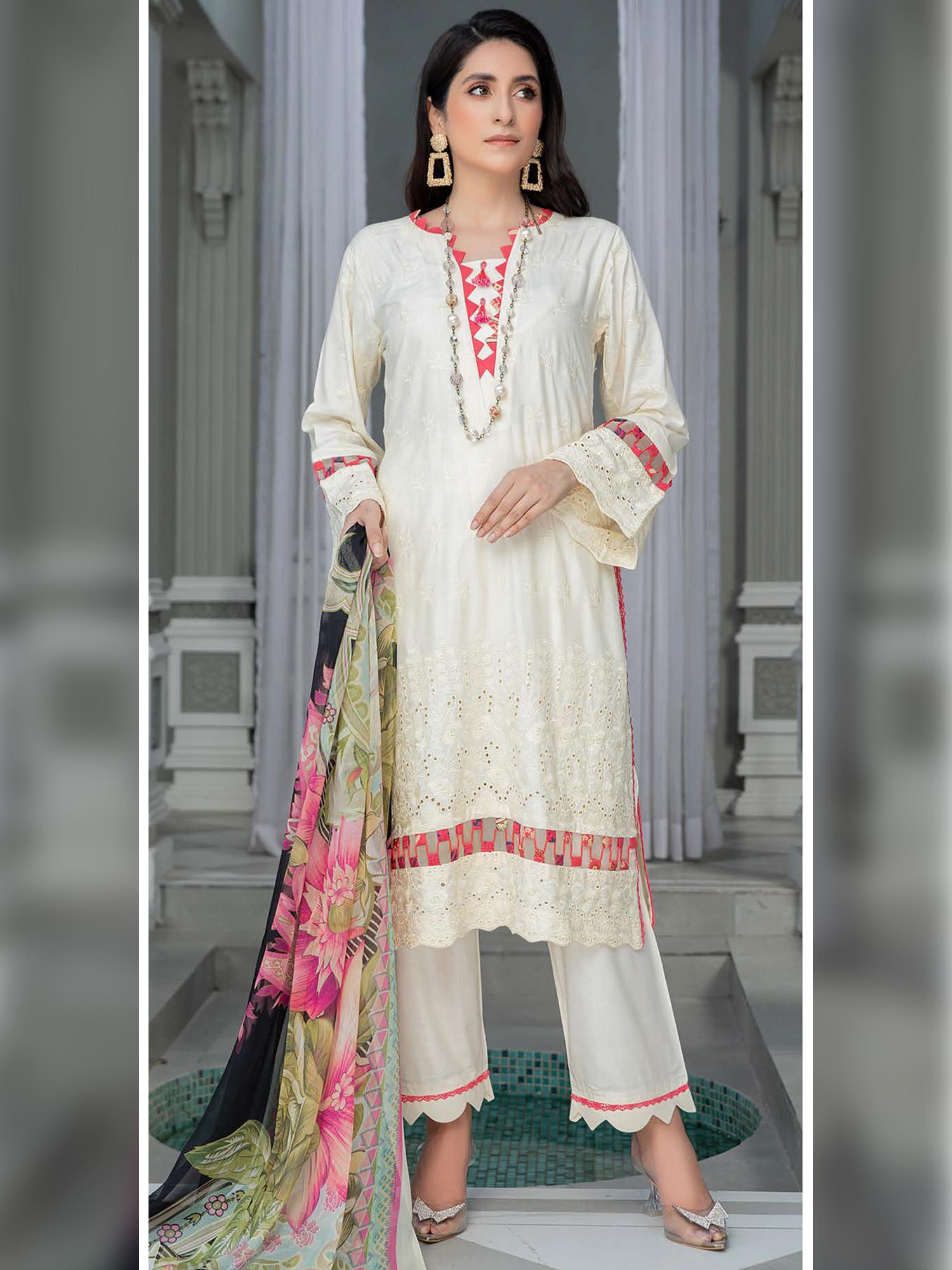 Munira Cream Luxury Schiffli Linen Suit (D-06)