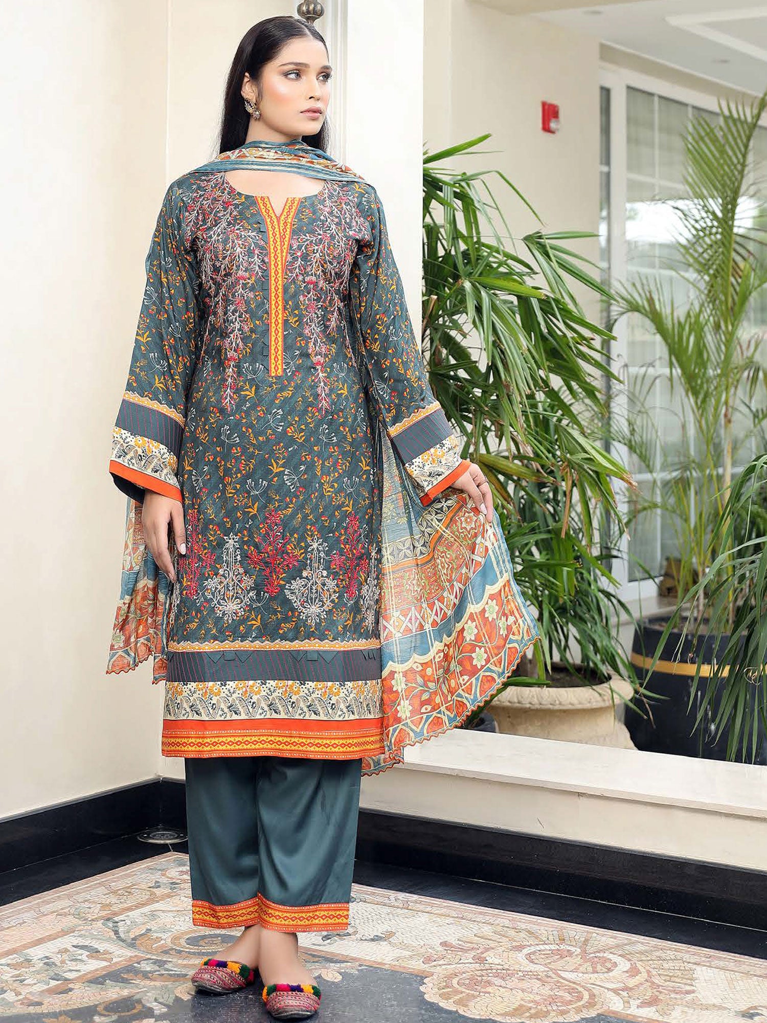 Munira Embroidered Winter Linen Suit (MSL-03) - Dark Green