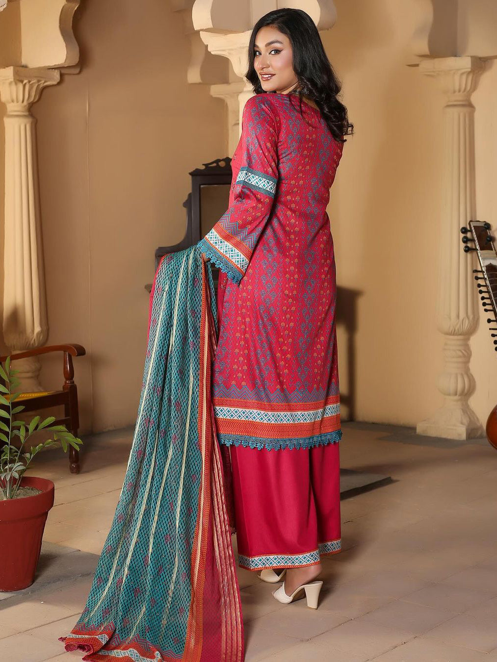 Munira Hot Pink Embroidered Lawn Suit (MSL-07)