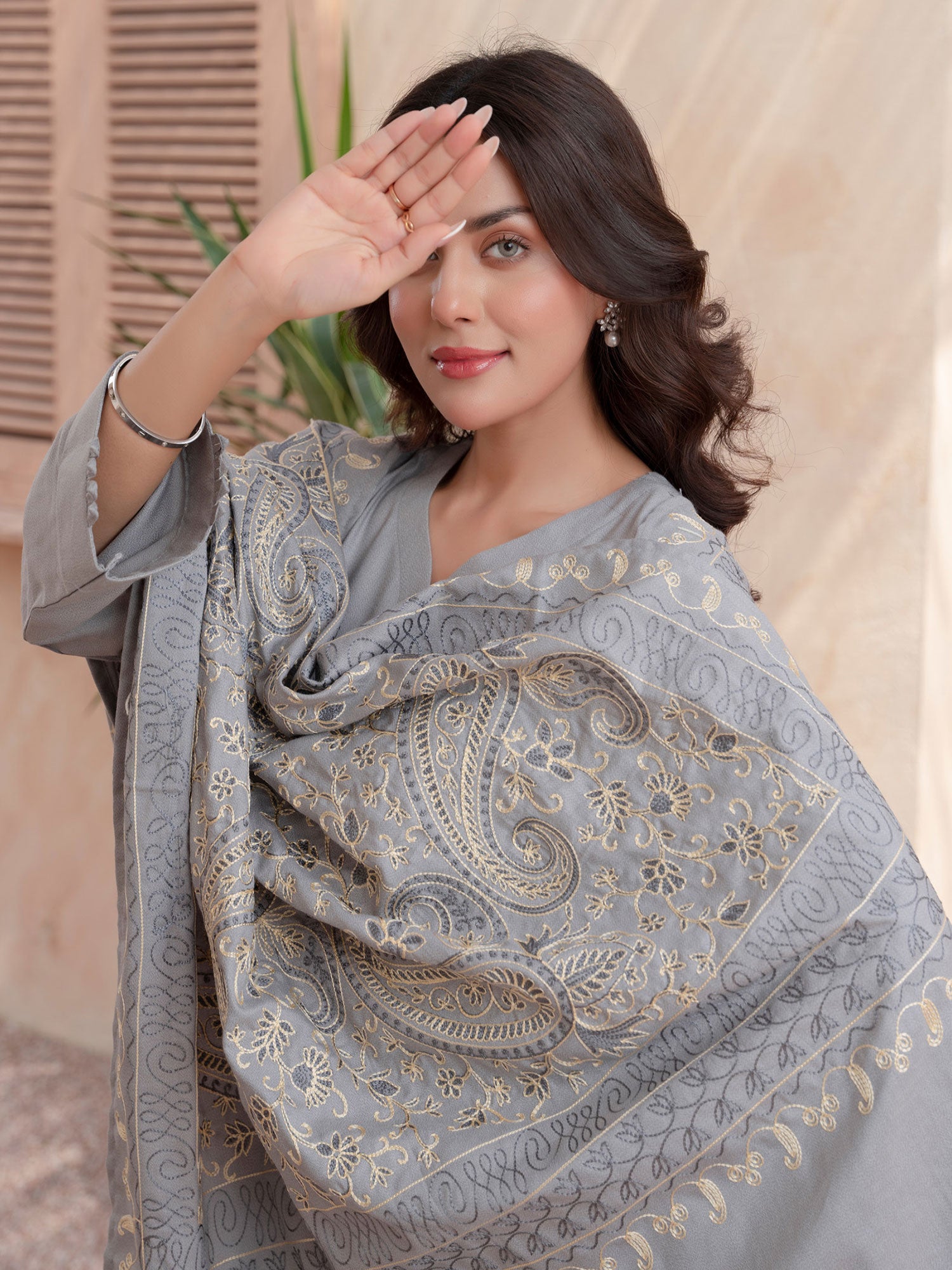 Raniya.H "Noor Bano" Winter Dhanak Suit with Shawl - Grey