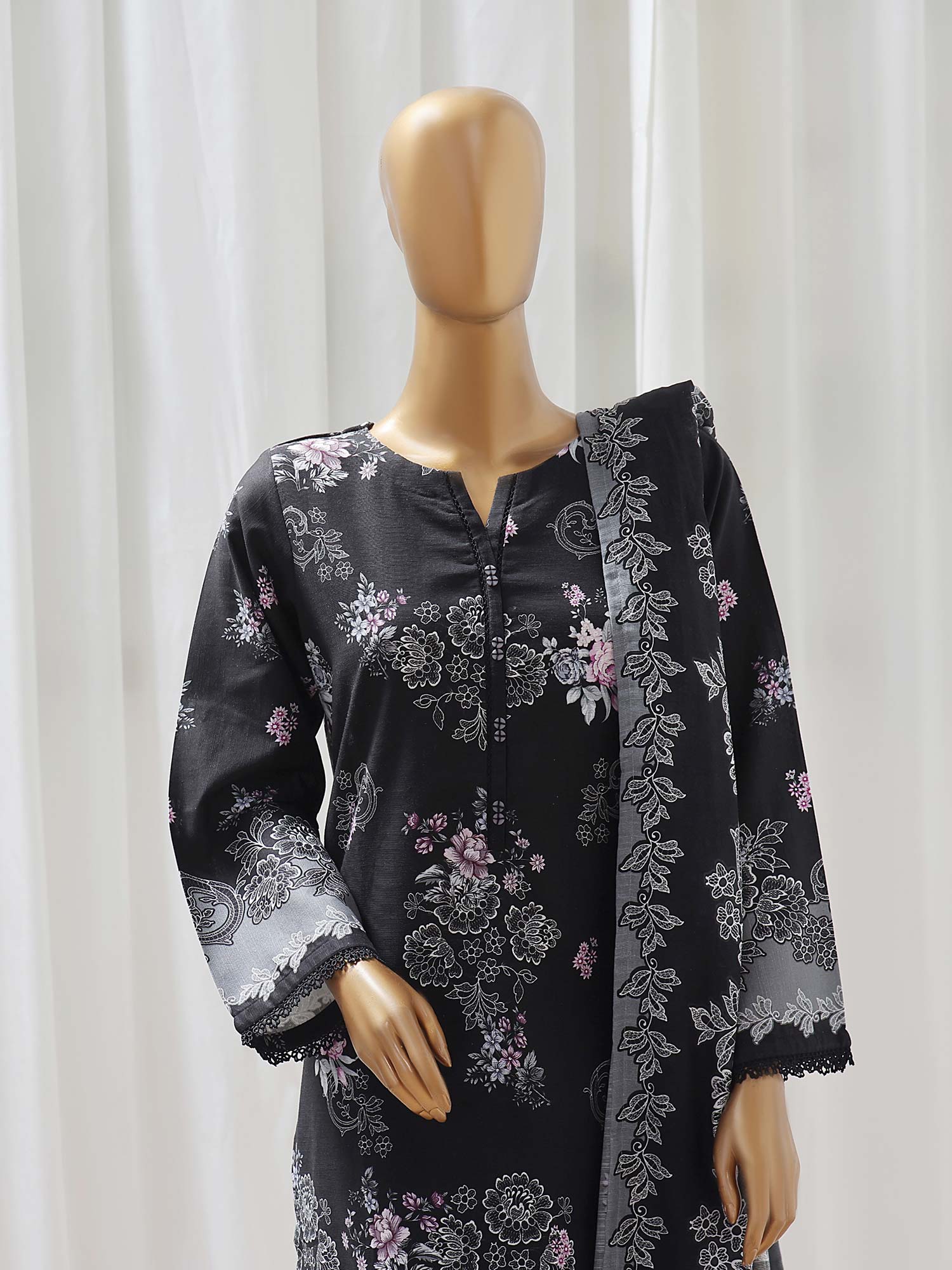 Sadabahar Printed Winter Khaddar 3-Piece Suit - Black