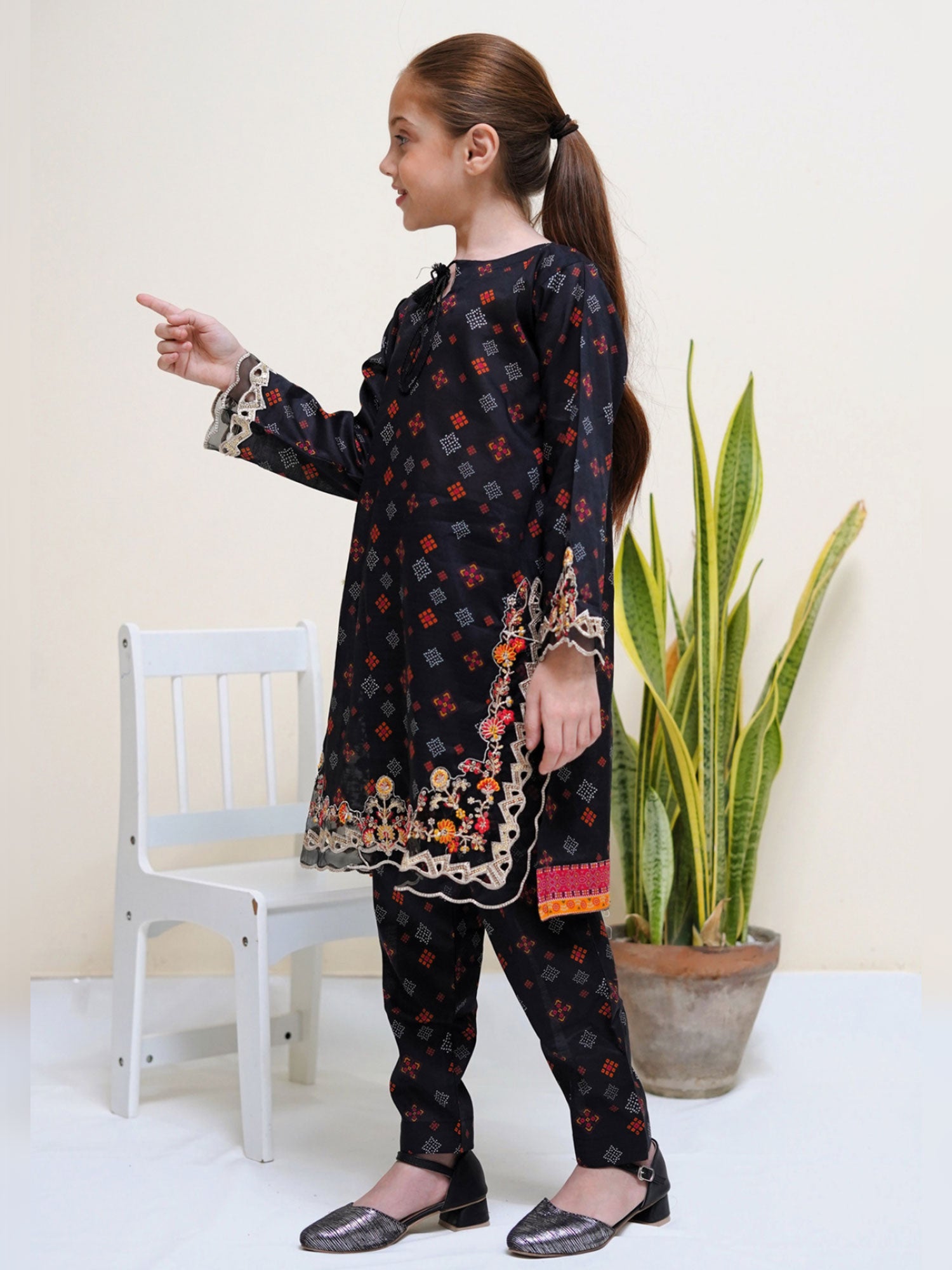 Kids Black Coords Embroidered Lawn 2-Piece Suit