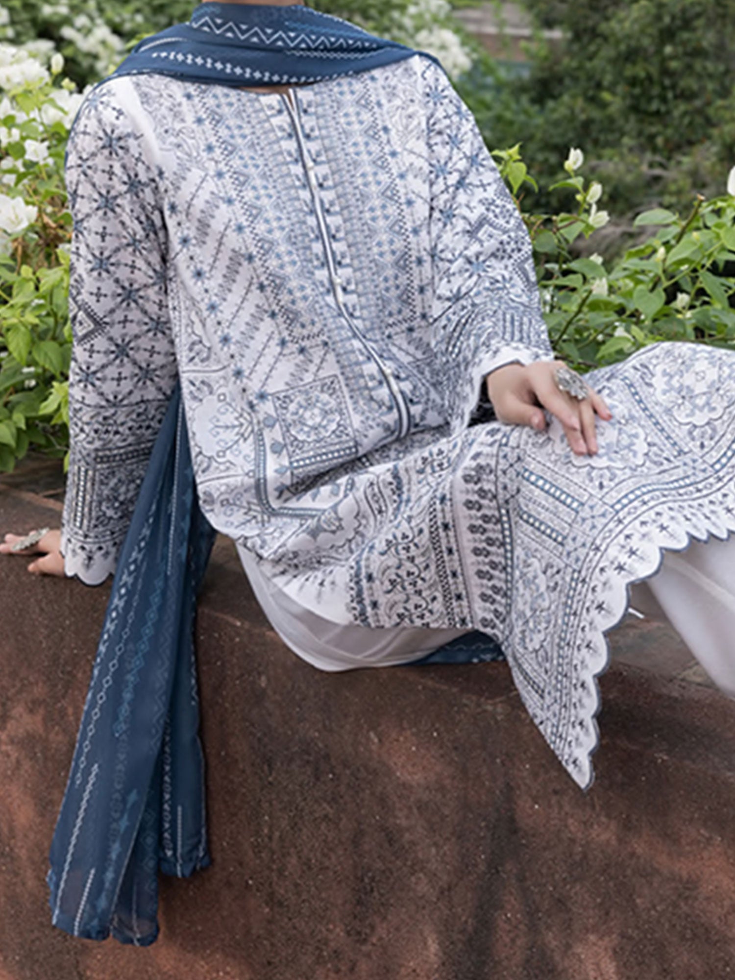 Casual Lite "Wabasta" Embroidered Winter Linen Suit - White