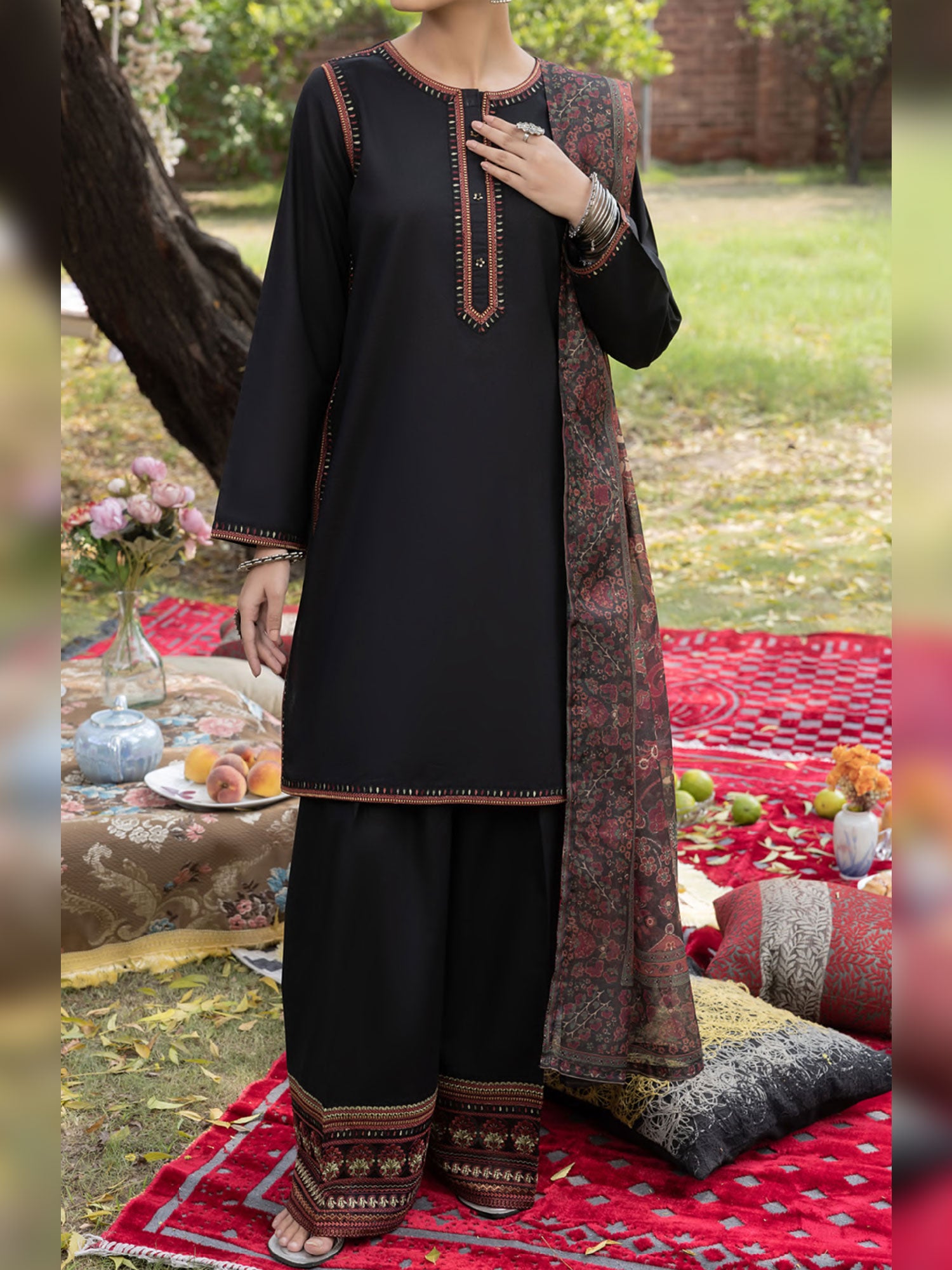 Casual Lite "Wabasta" Embroidered Winter Linen Suit - Black