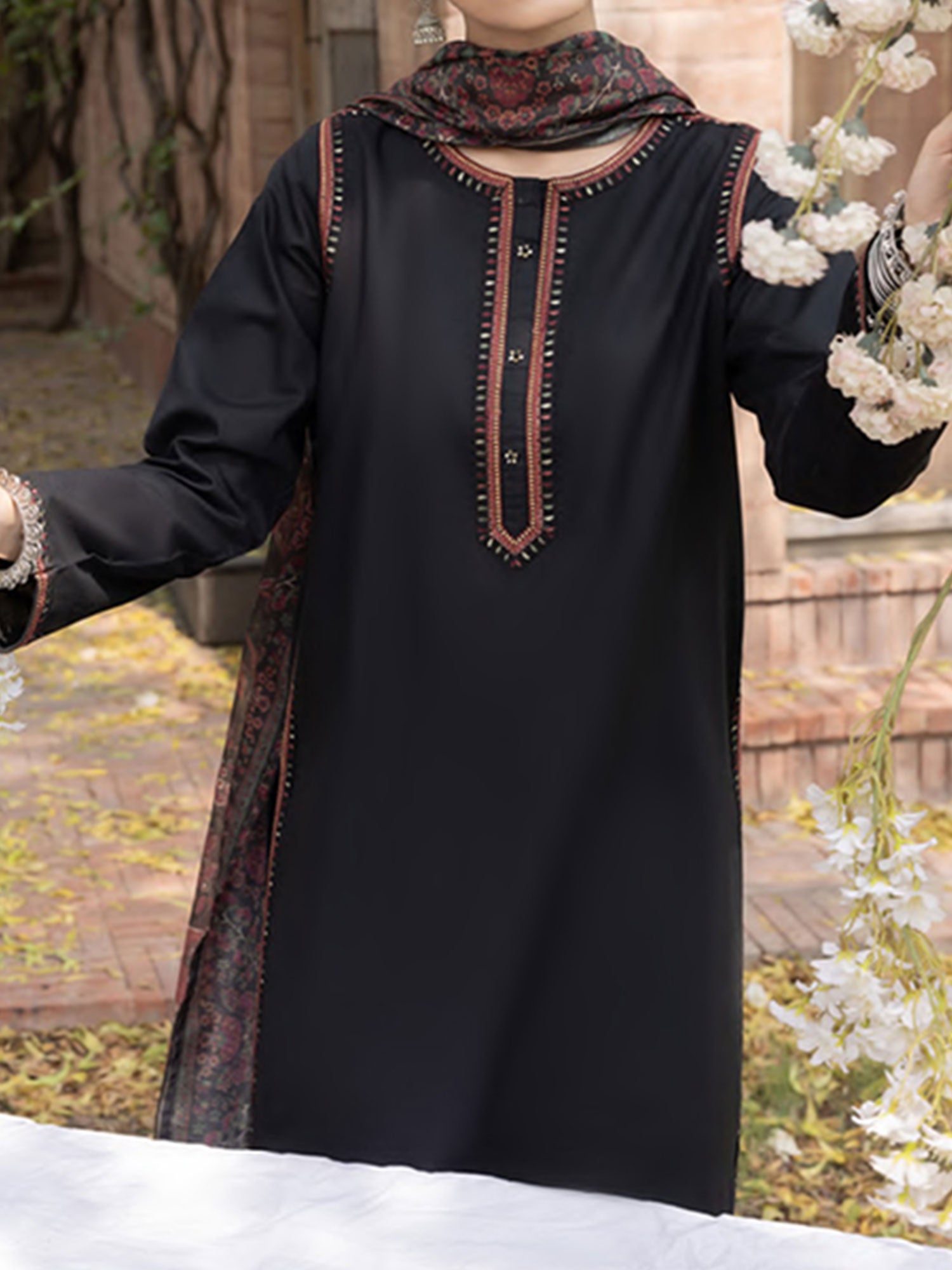 Casual Lite "Wabasta" Embroidered Winter Linen Suit - Black