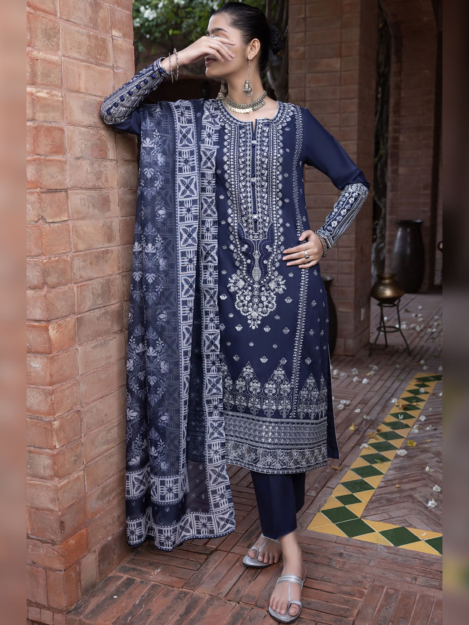 Casual Lite "Wabasta" Embroidered Winter Linen Suit - Navy