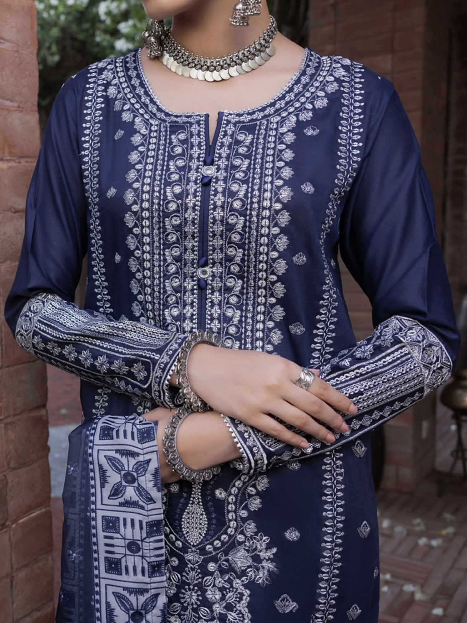 Casual Lite "Wabasta" Embroidered Winter Linen Suit - Navy