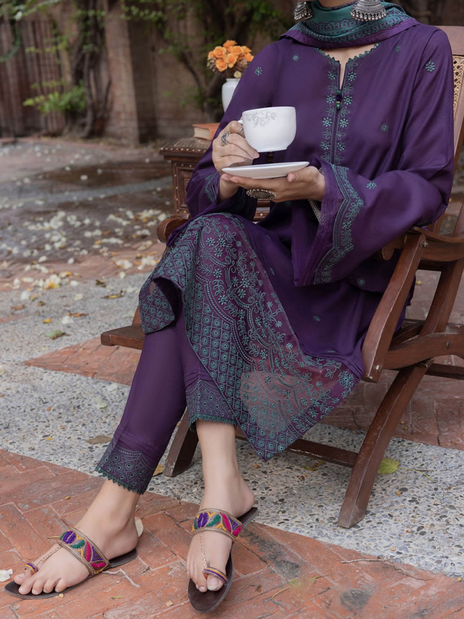 Casual Lite "Wabasta" Embroidered Winter Linen Suit - Purple