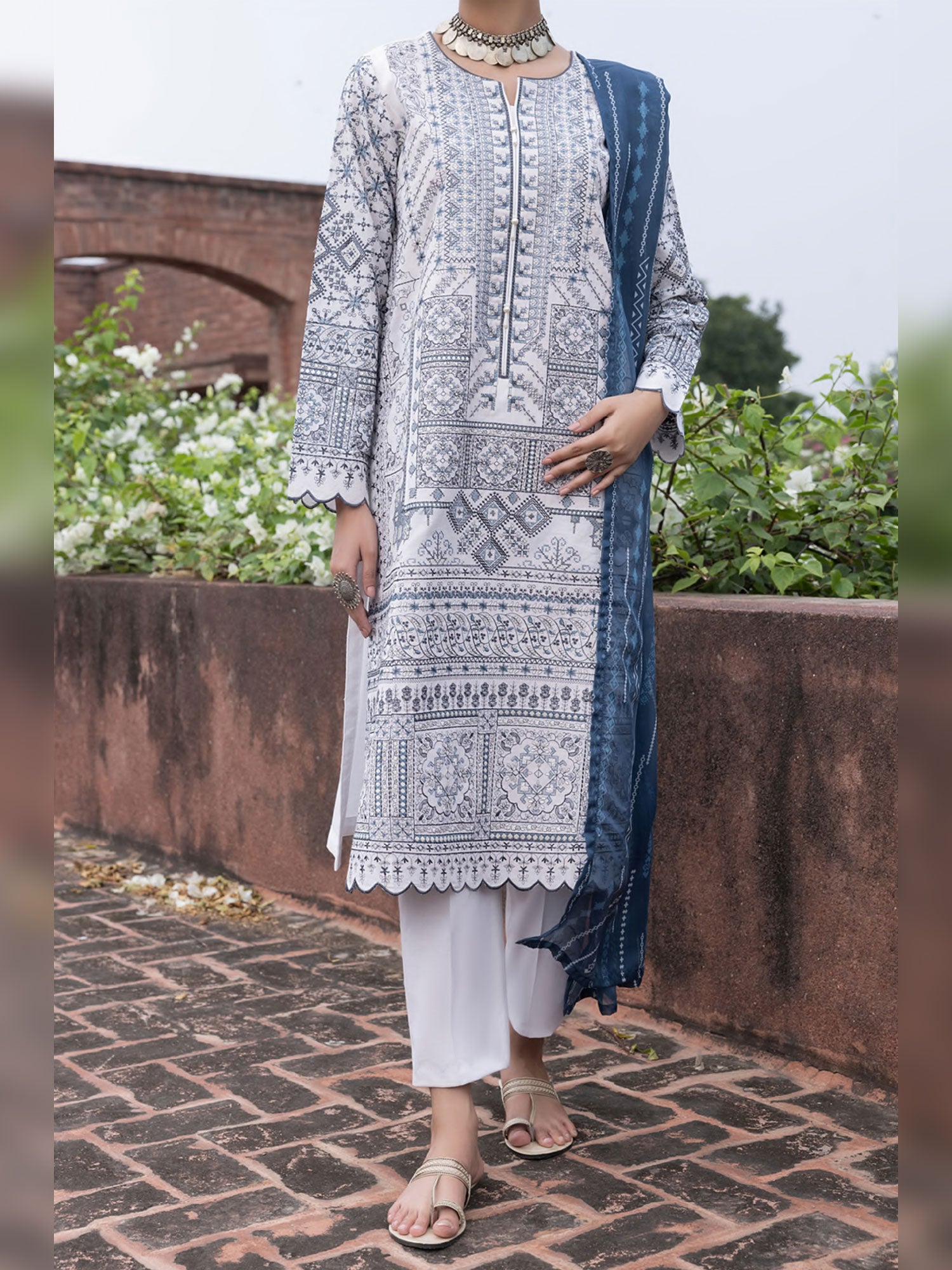 Casual Lite "Wabasta" Embroidered Winter Linen Suit - White