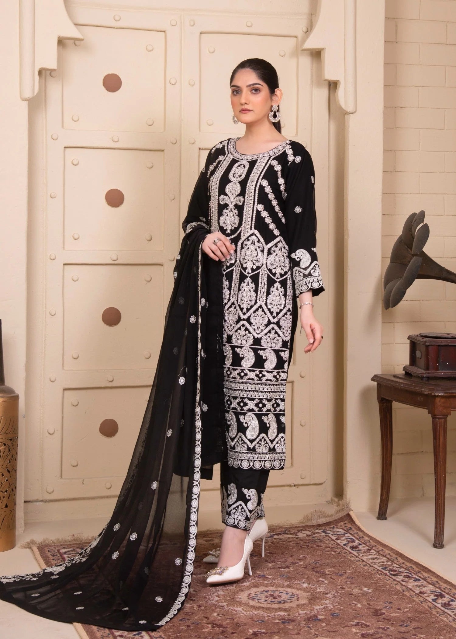 Black Luxury Embroidered Chiffon 3-Piece Suit