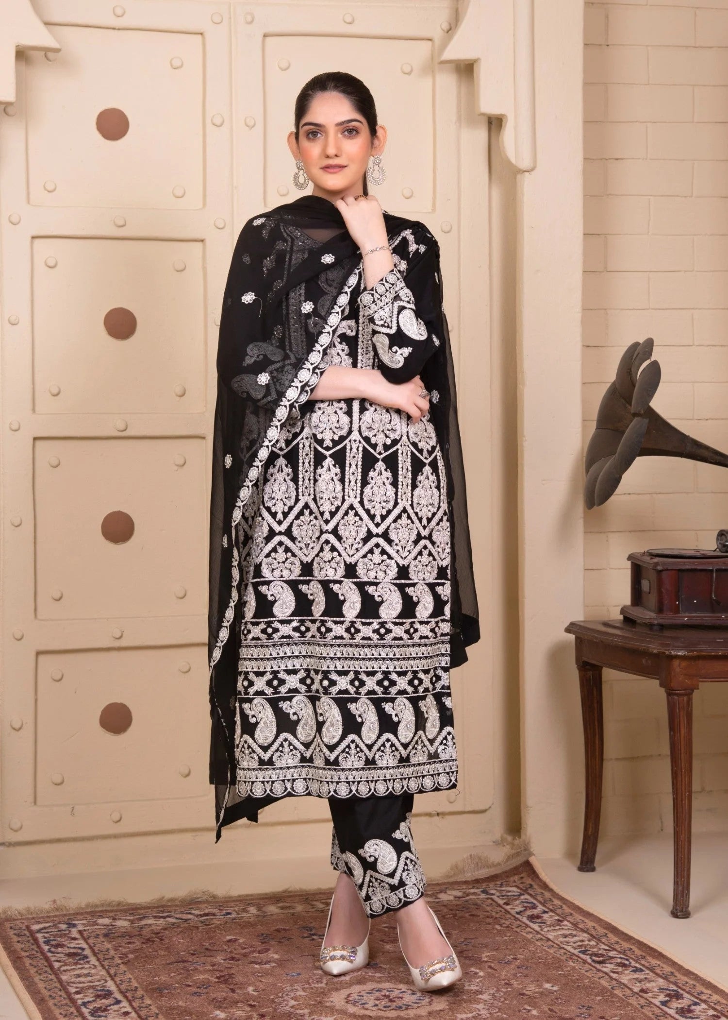 Black Luxury Embroidered Chiffon 3-Piece Suit