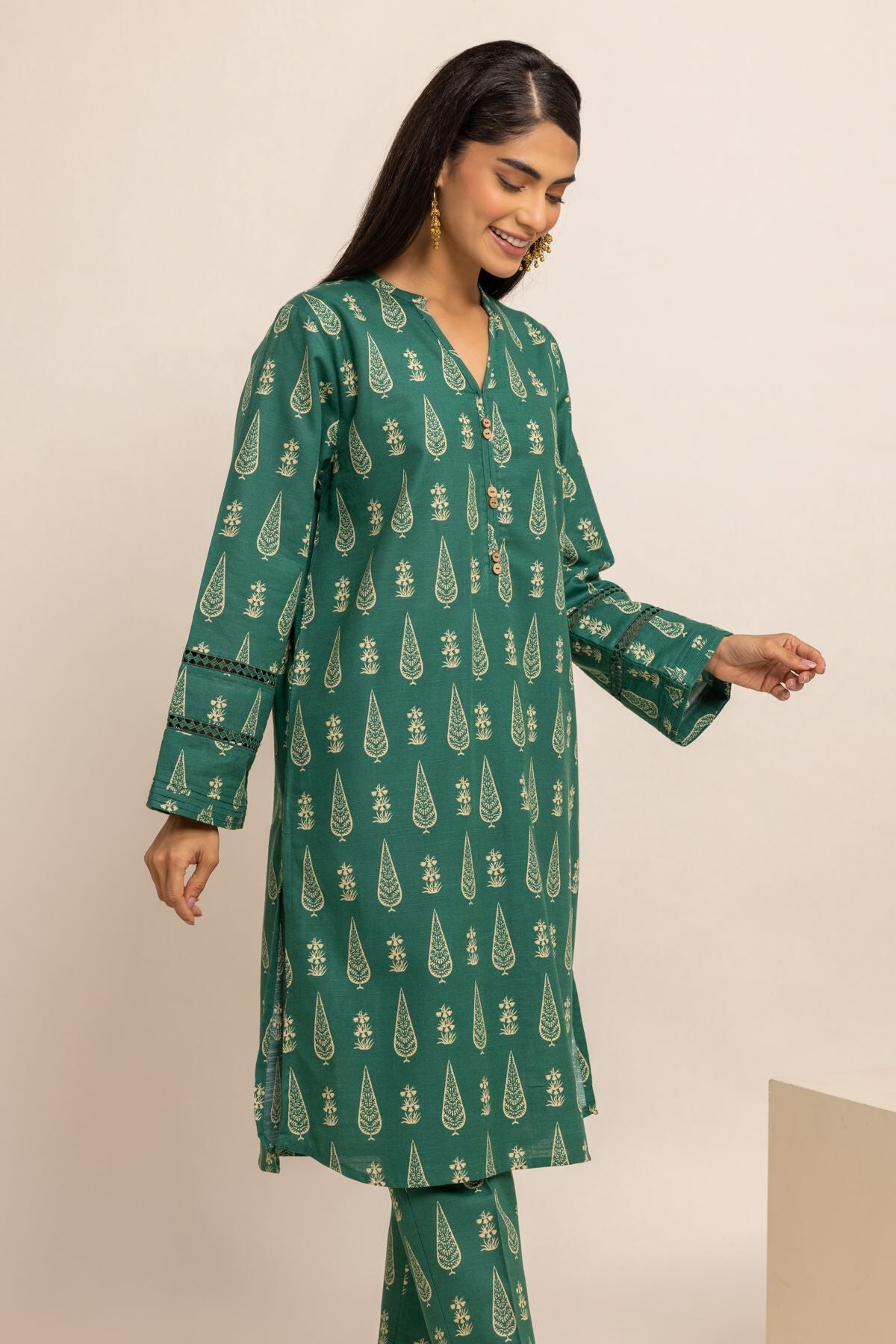 Khaadi hotsell khaddar suit