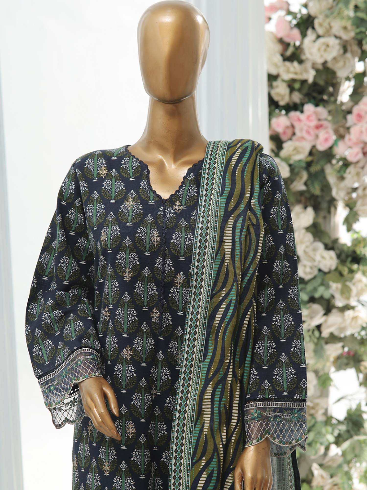 Bin Saeed Chikankari Embroidered Winter Khaddar Suit - Navy & Green