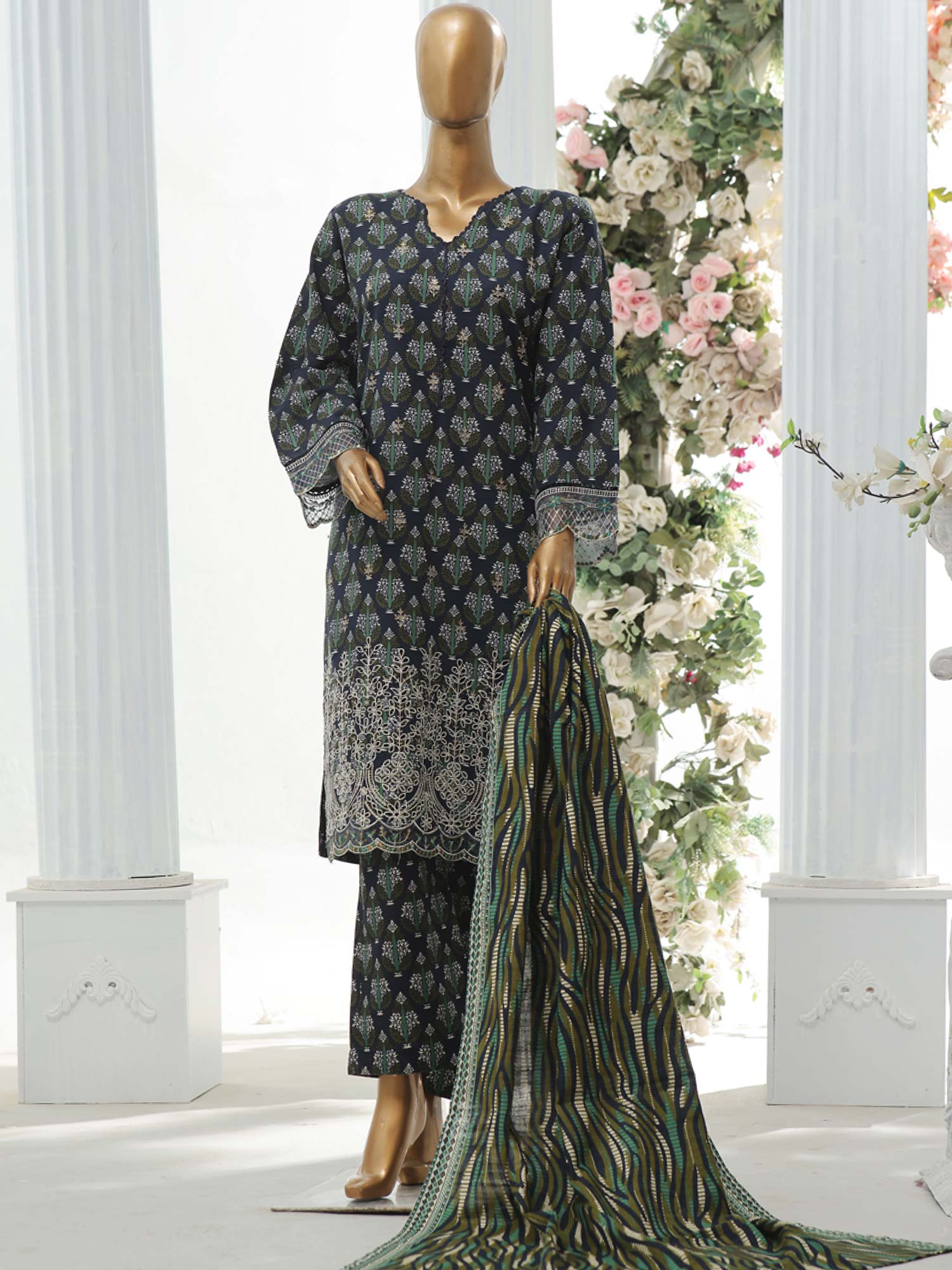 Bin Saeed Chikankari Embroidered Winter Khaddar Suit - Navy & Green